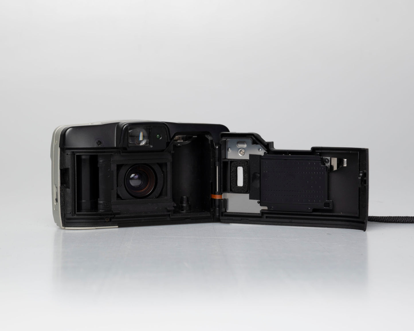 Canon Sure Shot 60 Zoom 35mm film camera (serial 0432733)