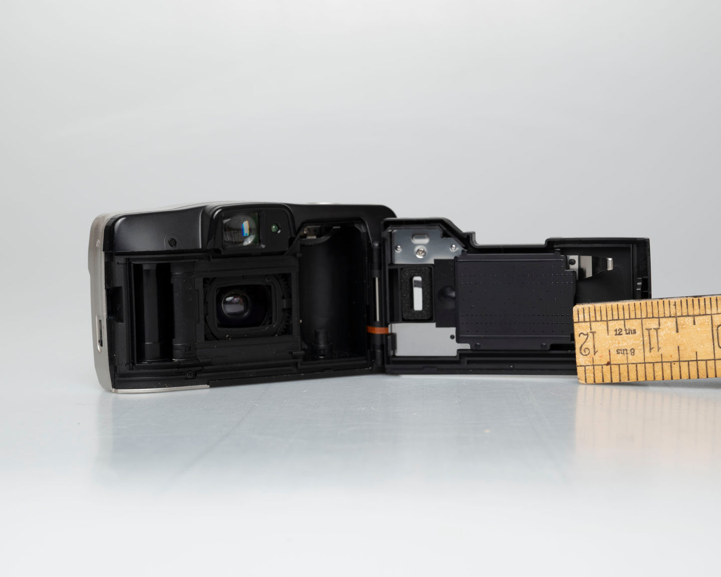 Canon Sure Shot 76 Zoom appareil photo argentique 35mm avec étui (série 6300674)