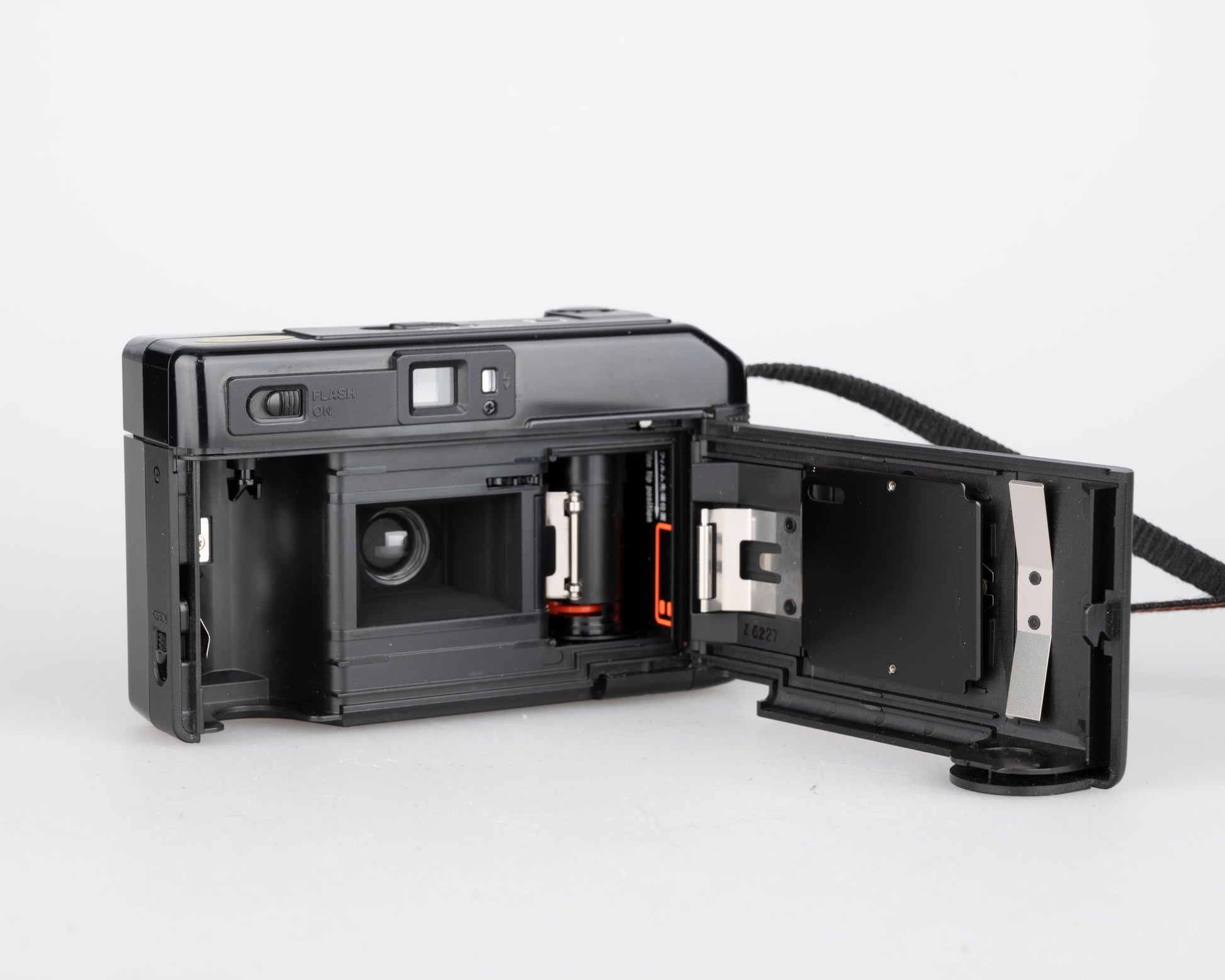 Canon Sure Shot (aka AF35M II or Autoboy 2) 35mm film point-and-shoot w/ case (serial 454680)