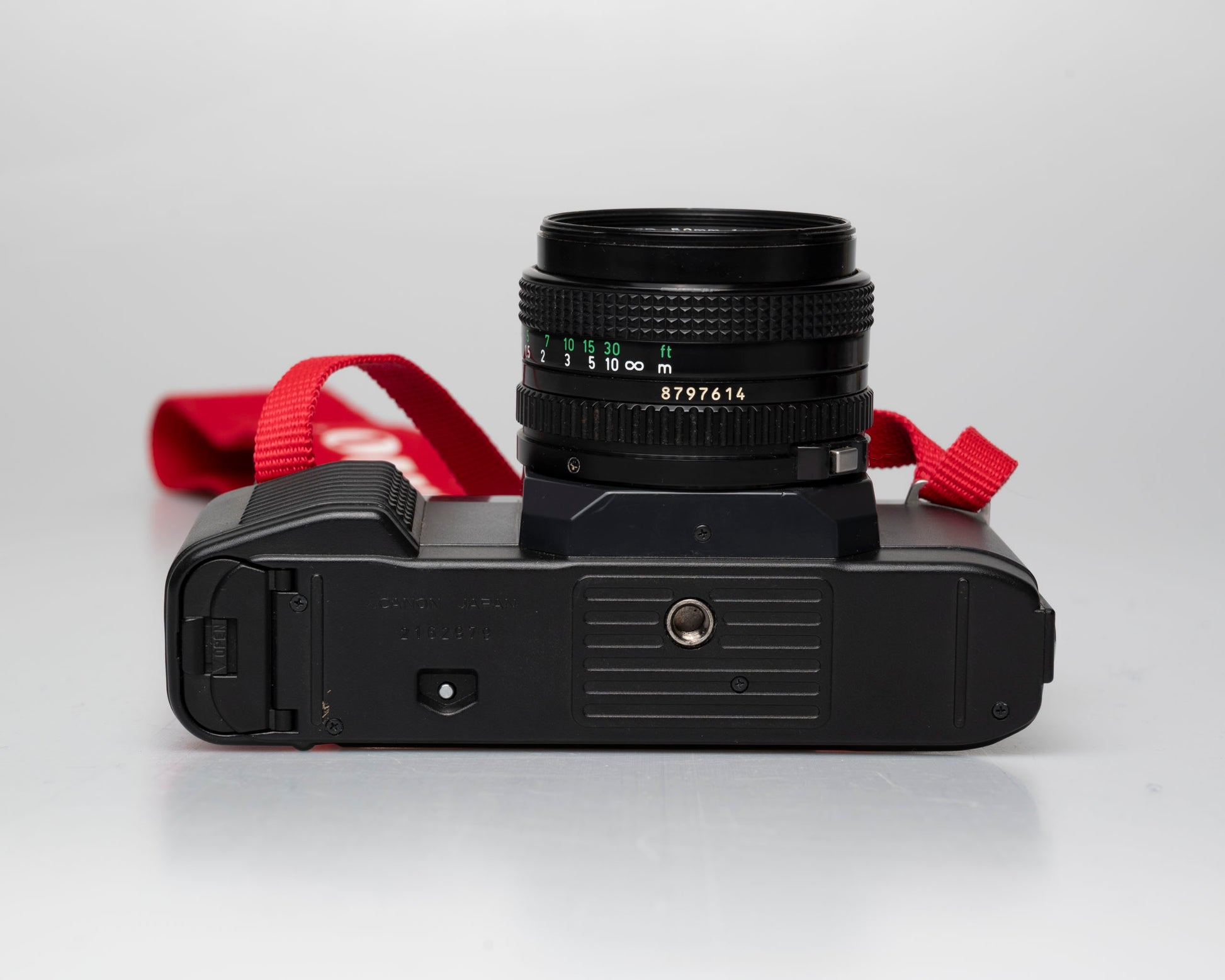 Canon T50 bottom