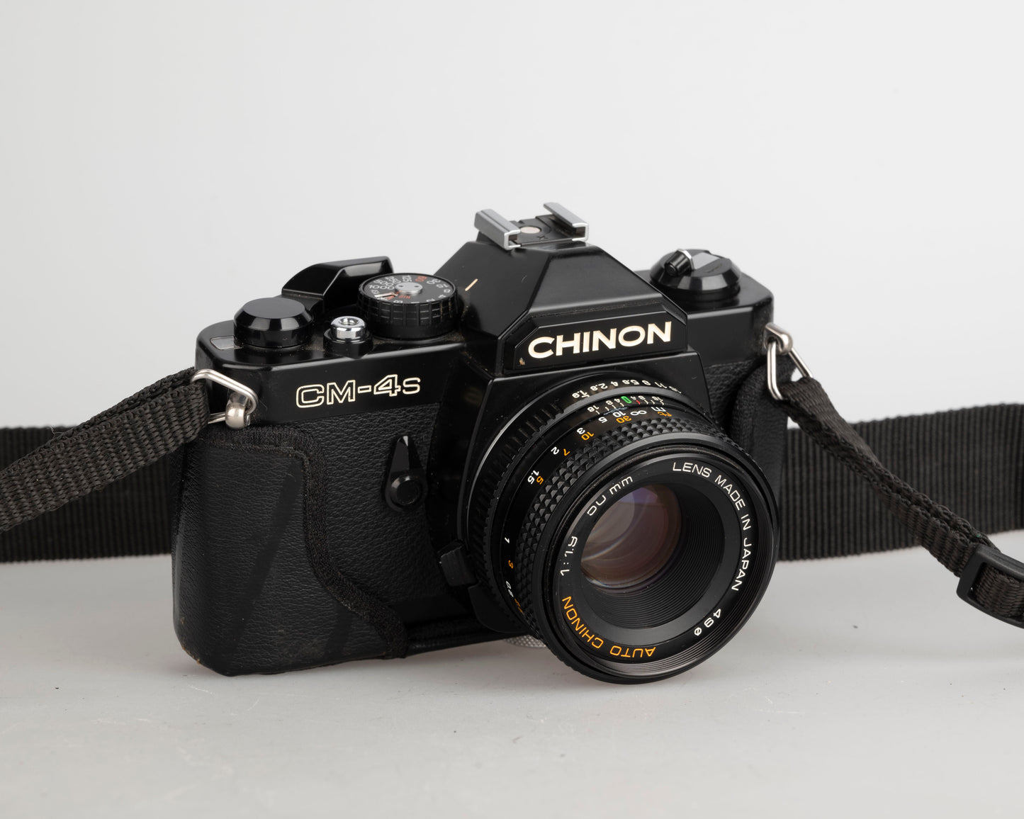 Appareil photo reflex Chinon CM-4s 35 mm avec objectif 50 mm f1.9 + étui toujours prêt (série 359792)