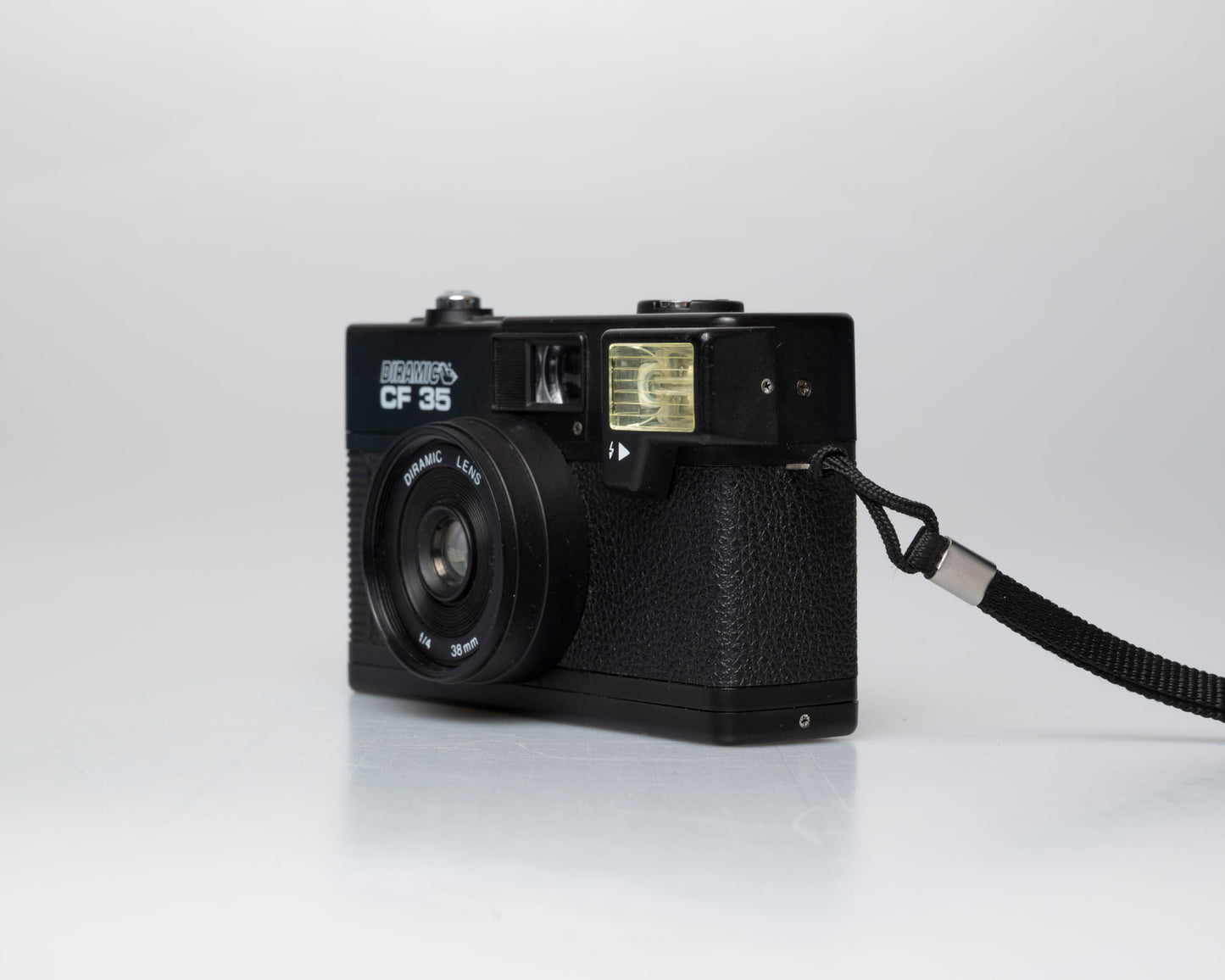 Caméra à mise au point automatique Diramic CF 35 35mm