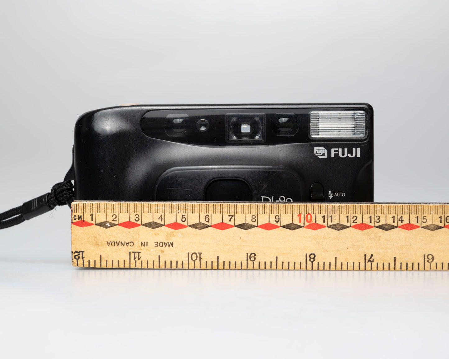 Fuji DL-90 appareil photo argentique 35mm (numéro de série 10222971)