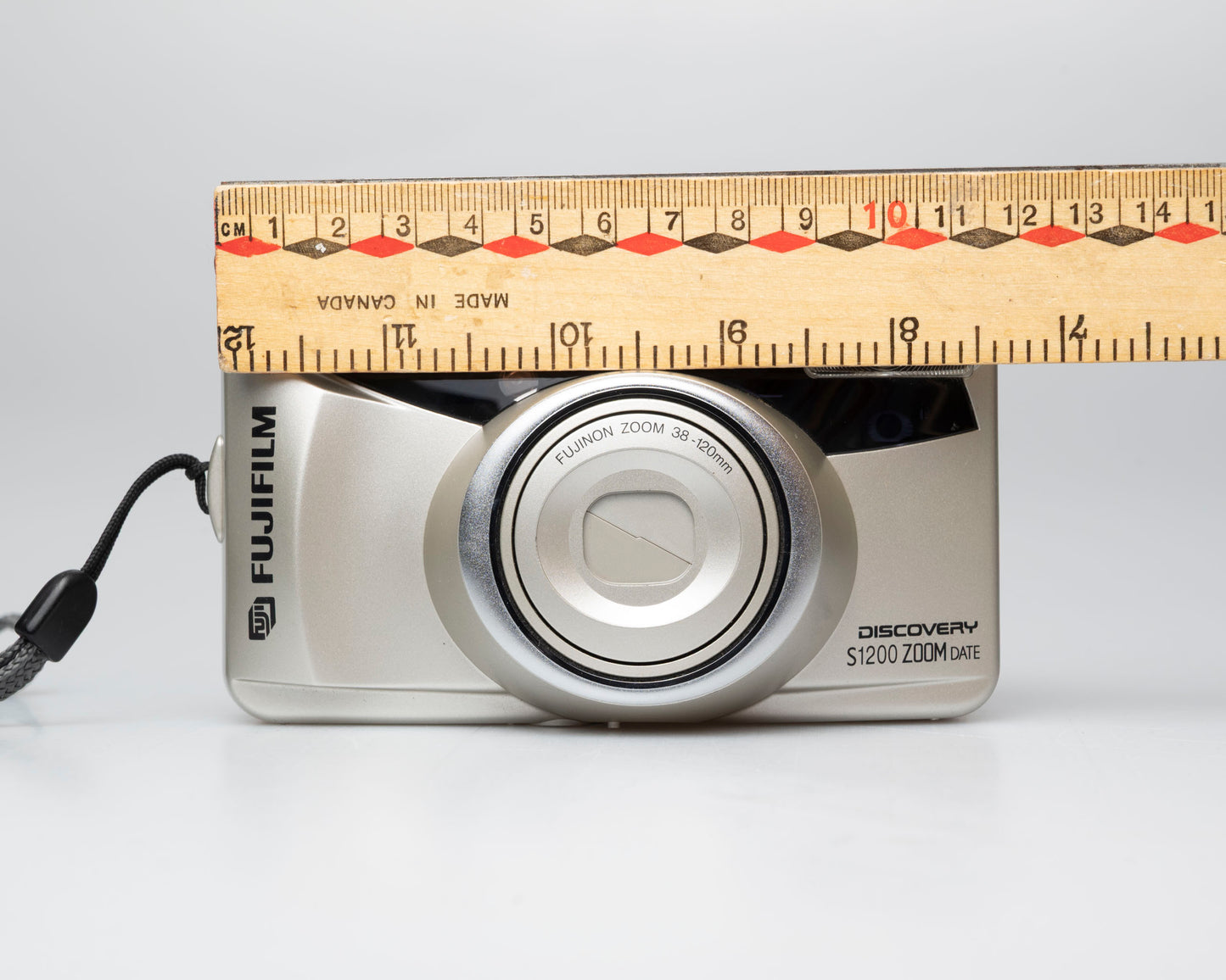 Appareil photo Fujifilm Discovery S1200 Zoom Date 35mm (numéro de série 1165001)