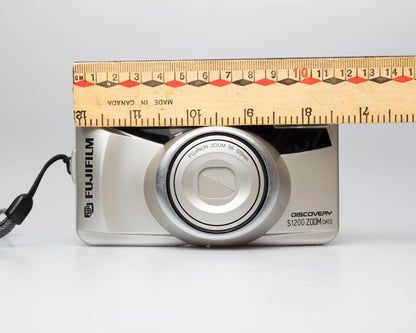 Appareil photo Fujifilm Discovery S1200 Zoom Date 35mm (numéro de série 1165001)