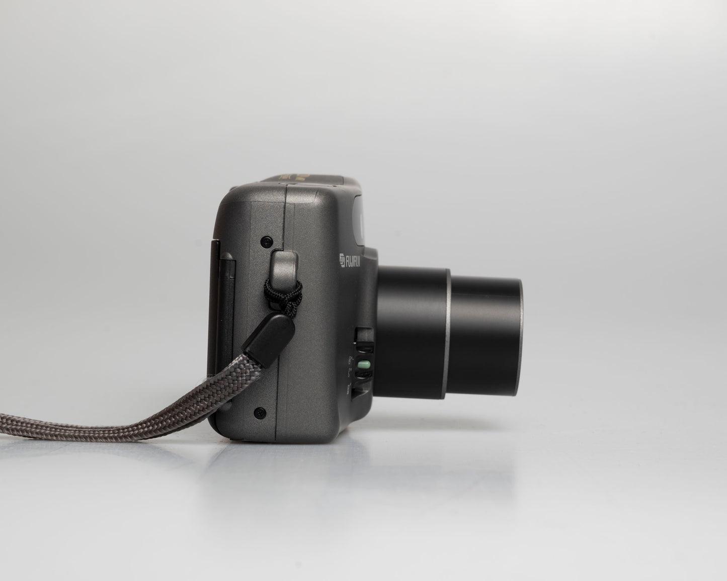 Fujifilm DL-270 Zoom MR 35mm camera w/ case (serial 71106323)