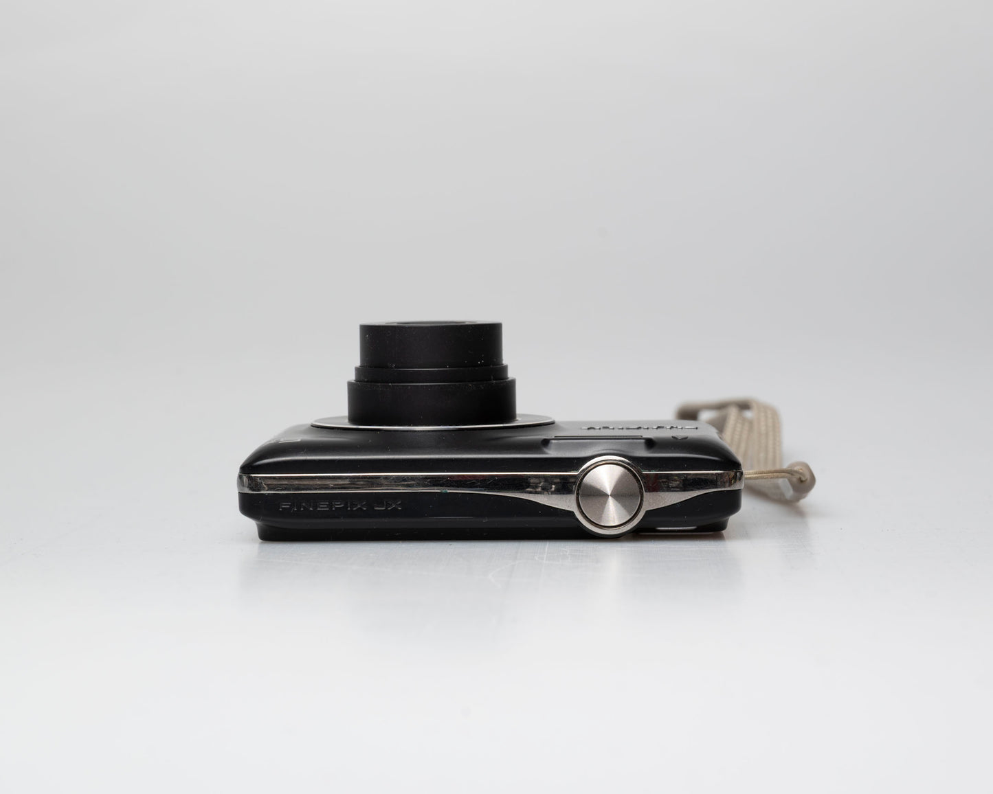 Fujifilm Finepix JX650 16 MP CCD sensor digicam w/ battery + charger + 8GB SD card (serial 4SG50713)