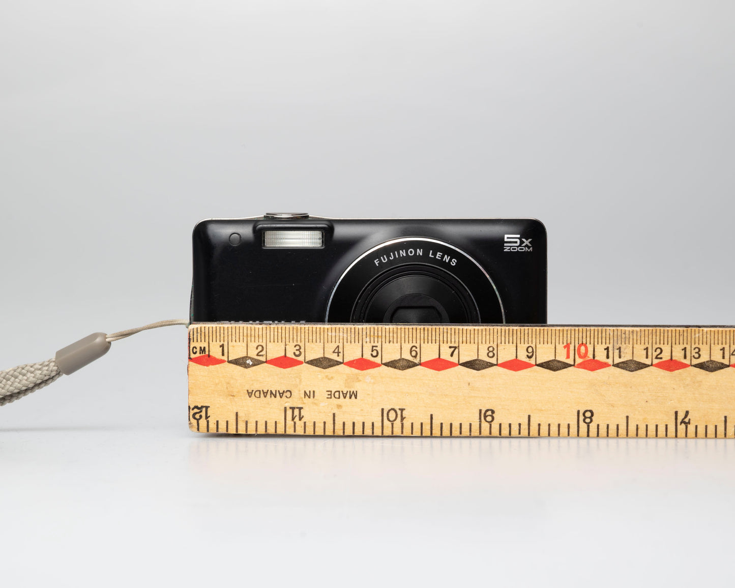 Fujifilm Finepix JX650 16 MP CCD sensor digicam w/ battery + charger + 8GB SD card (serial 4SG50713)