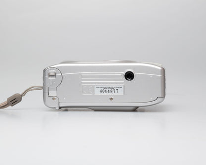 Fujifilm Zoom Date 60W 35mm camera w/ case + manual (serial 4044877)