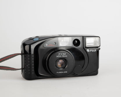 Fuji DL-900 Zoom 35mm camera w/ case (serial 71107474)