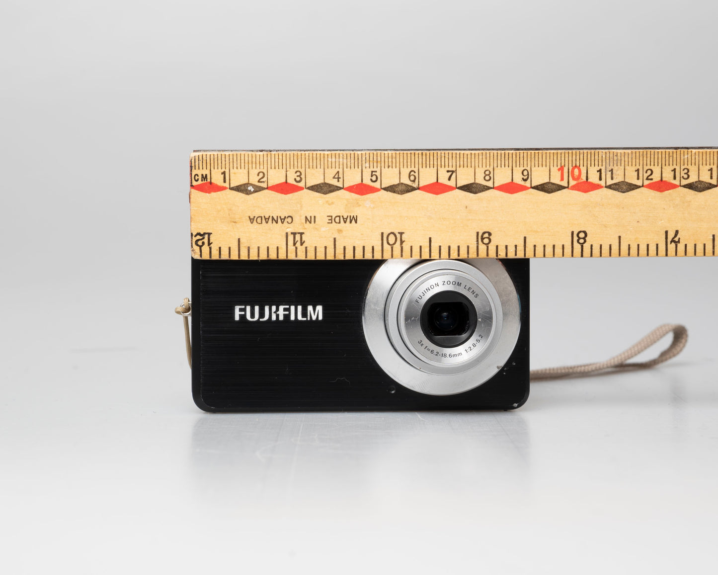 Fujifilm Finepix J10 8.2 MP digicam w/ battery + charger + 8GB SD card (serial 8UG02712)