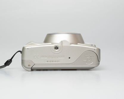 Fujifilm Discovery S1200 Zoom Date 35mm camera (serial 01255921)