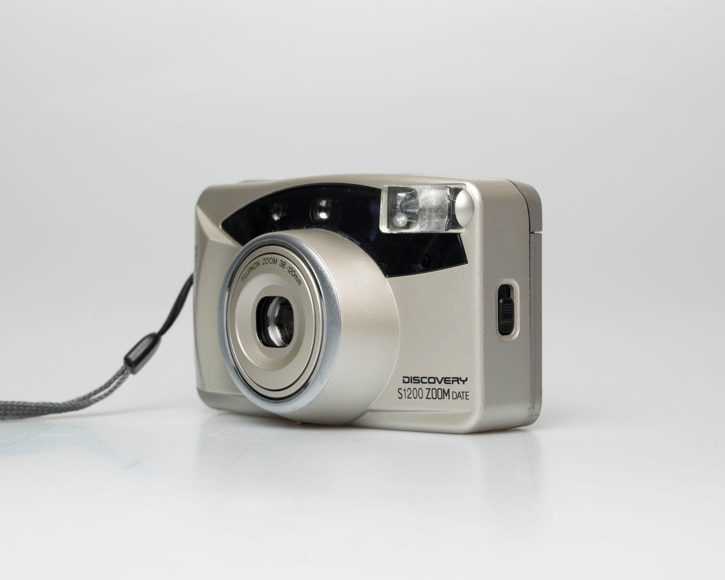 Fujifilm Discovery S1200 Zoom Date 35mm camera (serial 01255921)