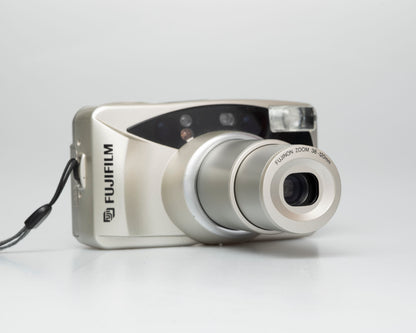 Fujifilm Discovery S1200 Zoom Date 35mm camera (serial 01255921)