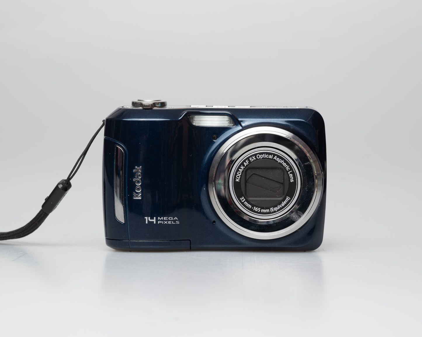 Kodak EasyShare C195 14 MP CCD sensor digicam w/ 8 GB SD card