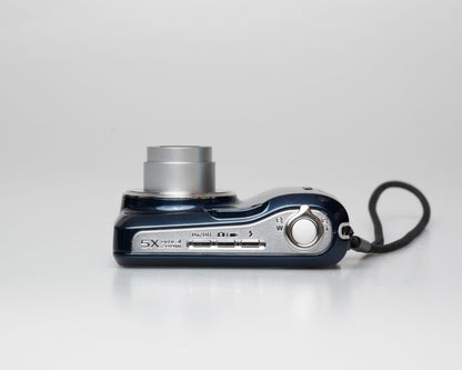 Kodak EasyShare C195 14 MP CCD sensor digicam w/ 8 GB SD card