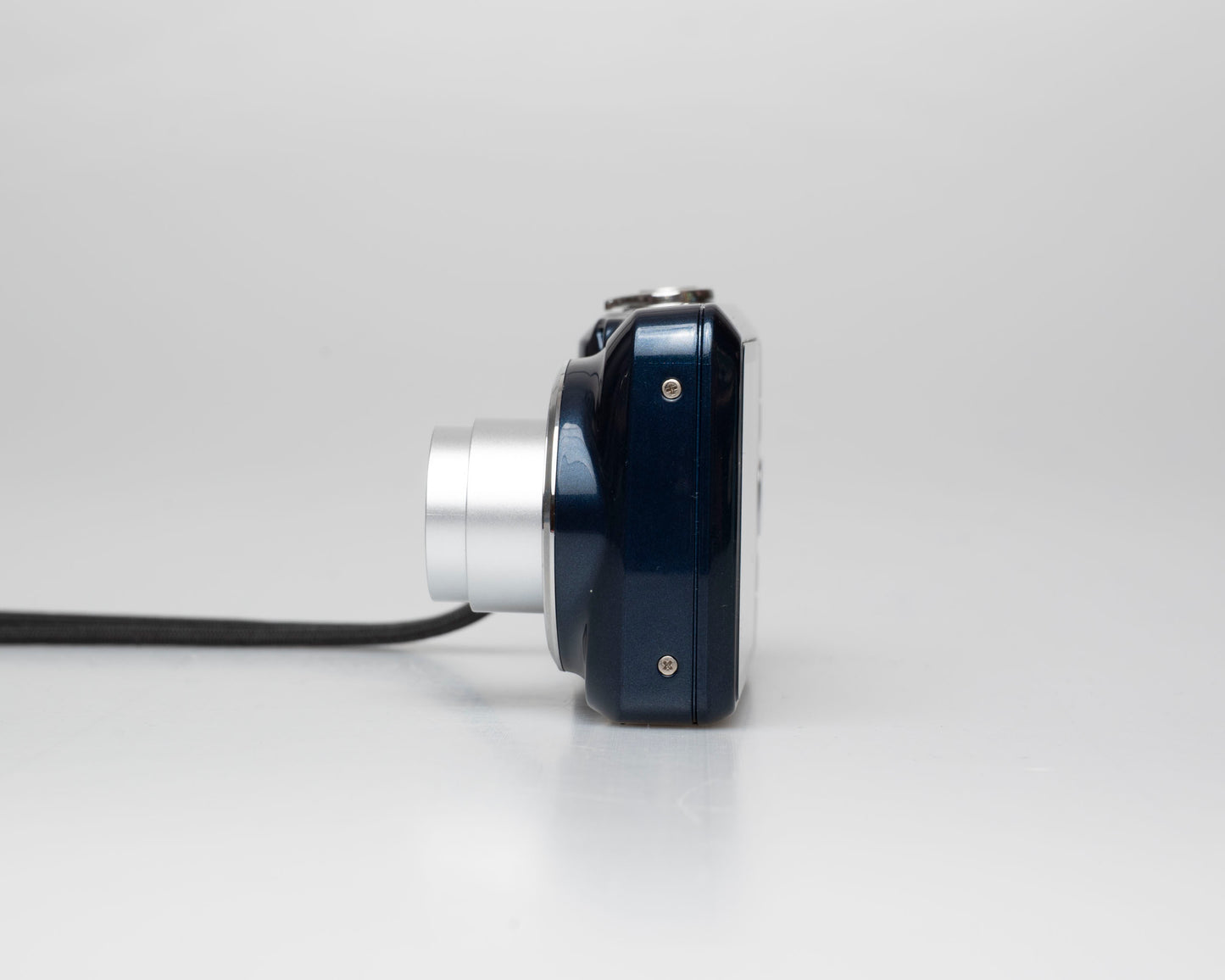 Kodak EasyShare C195 14 MP CCD sensor digicam w/ 8 GB SD card