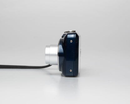 Kodak EasyShare C195 14 MP CCD sensor digicam w/ 8 GB SD card