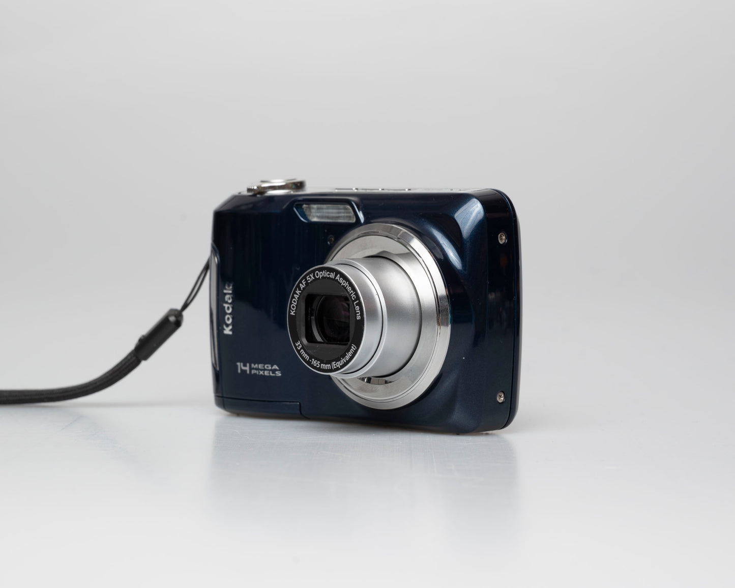 Kodak EasyShare C195 14 MP CCD sensor digicam w/ 8 GB SD card