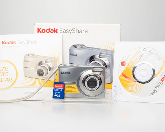 Kodak EasyShare C813 8.2 MP digicam w/ original box + manual + 4GB SD card (serial KCGHRB2711936)