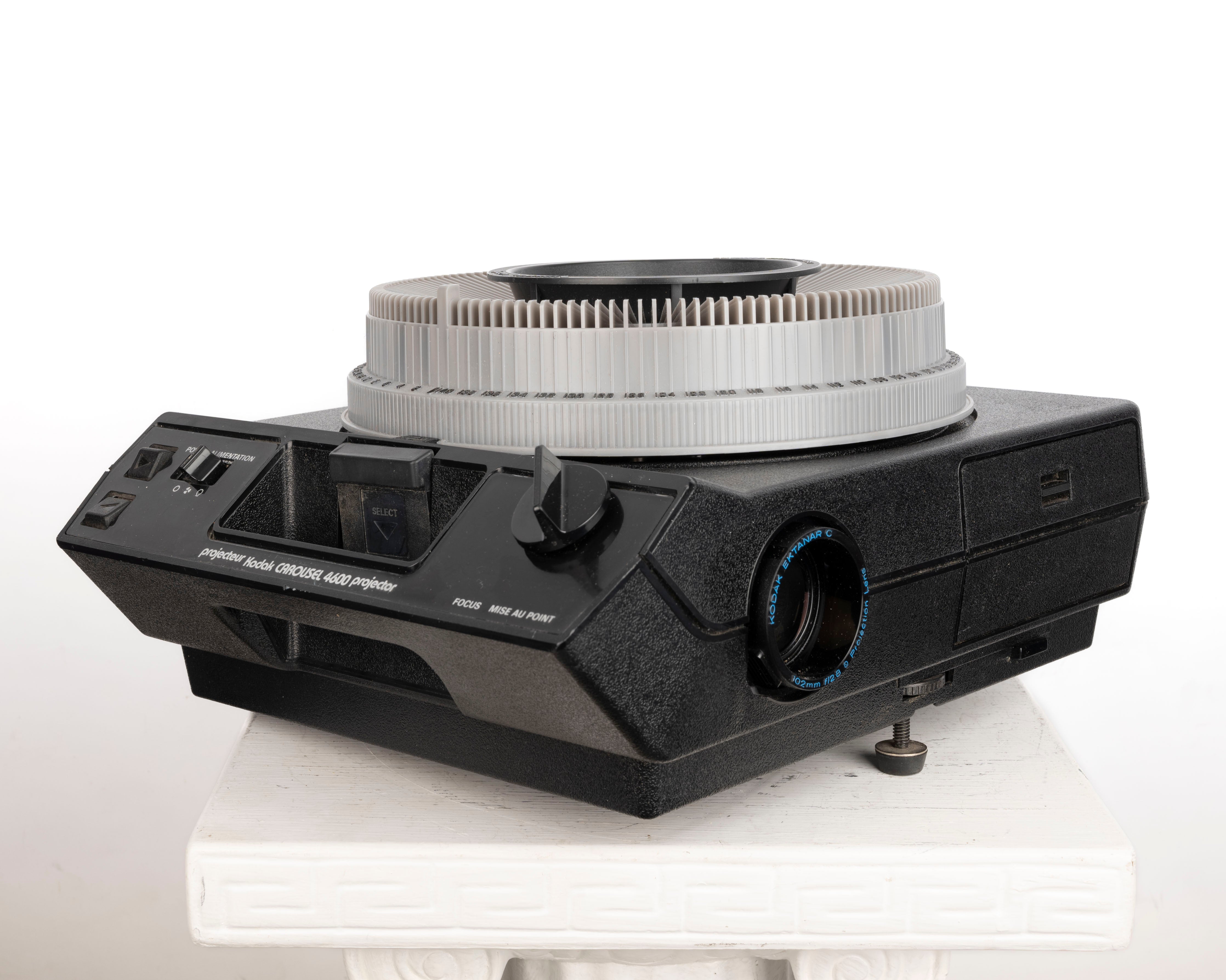 Slide Projectors – New Wave Pool