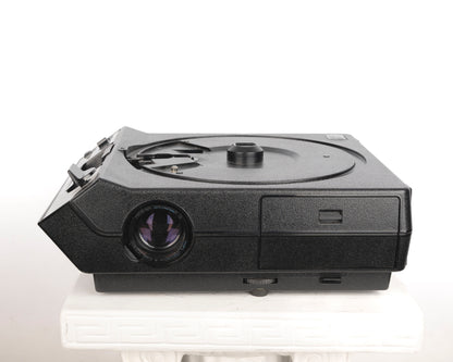 Kodak Carousel 4600 35mm slide projector w/ Ektanar C 102mm f2.8 lens (serial 265187)
