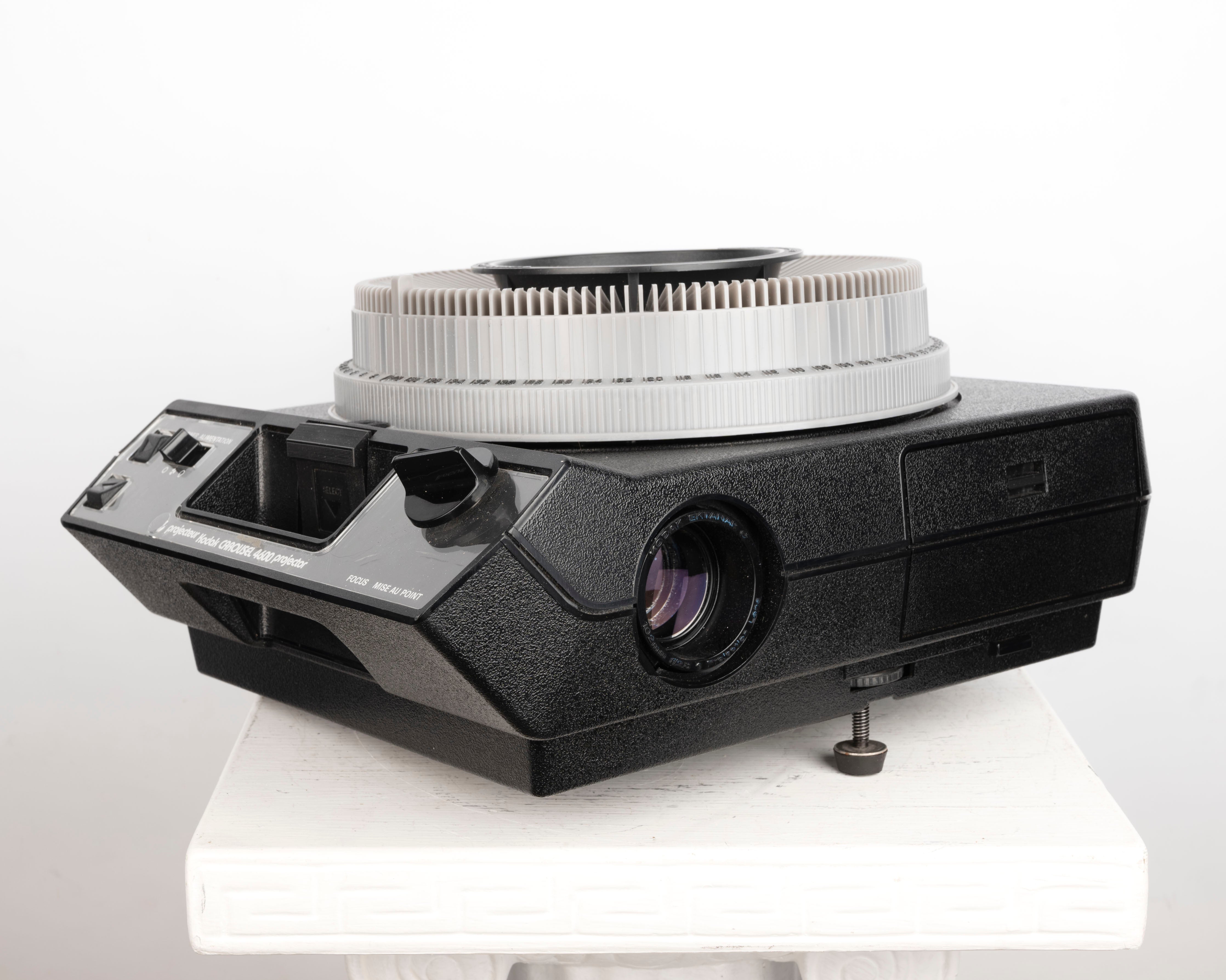 Kodak Carousel 4600 35mm slide projector w/ Ektanar C 102mm f2.8 lens ...