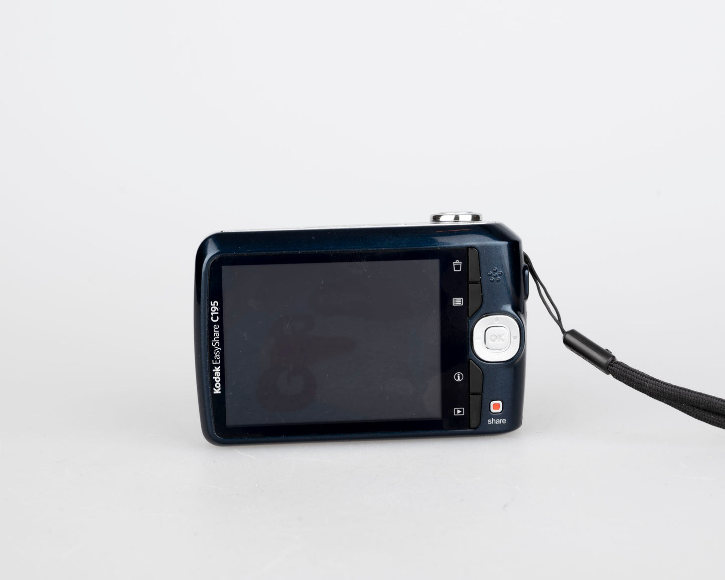 Kodak Easyshare C195 digicam w/ 14 MP CCD sensor (uses AA batteries and SD memory cards)