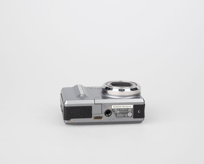 Kodak Easyshare Z1275 digicam w/ 12 MP CCD sensor *glitchy images* (uses AA batteries and SD memory cards)