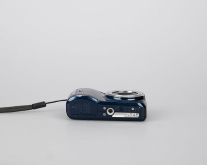 Kodak Easyshare C195 14 MP CCD sensor digicam w/ manual and USB cable (uses AA batteries and SD memory cards)