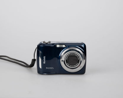 Kodak Easyshare C195 14 MP CCD sensor digicam w/ manual and USB cable (uses AA batteries and SD memory cards)