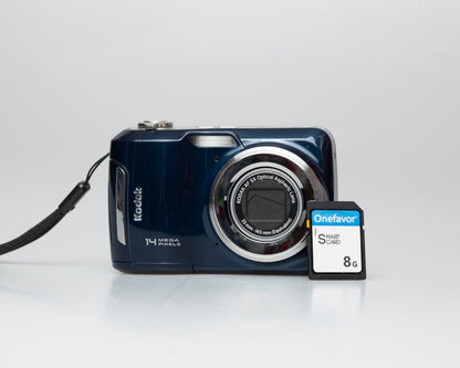 Kodak EasyShare C195 14 MP CCD sensor digicam w/ 8 GB SD card (serial KCGNA02917709)