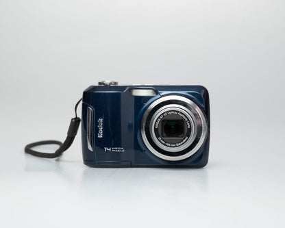 Kodak EasyShare C195 14 MP CCD sensor digicam w/ 8 GB SD card (serial KCGNA02917709)