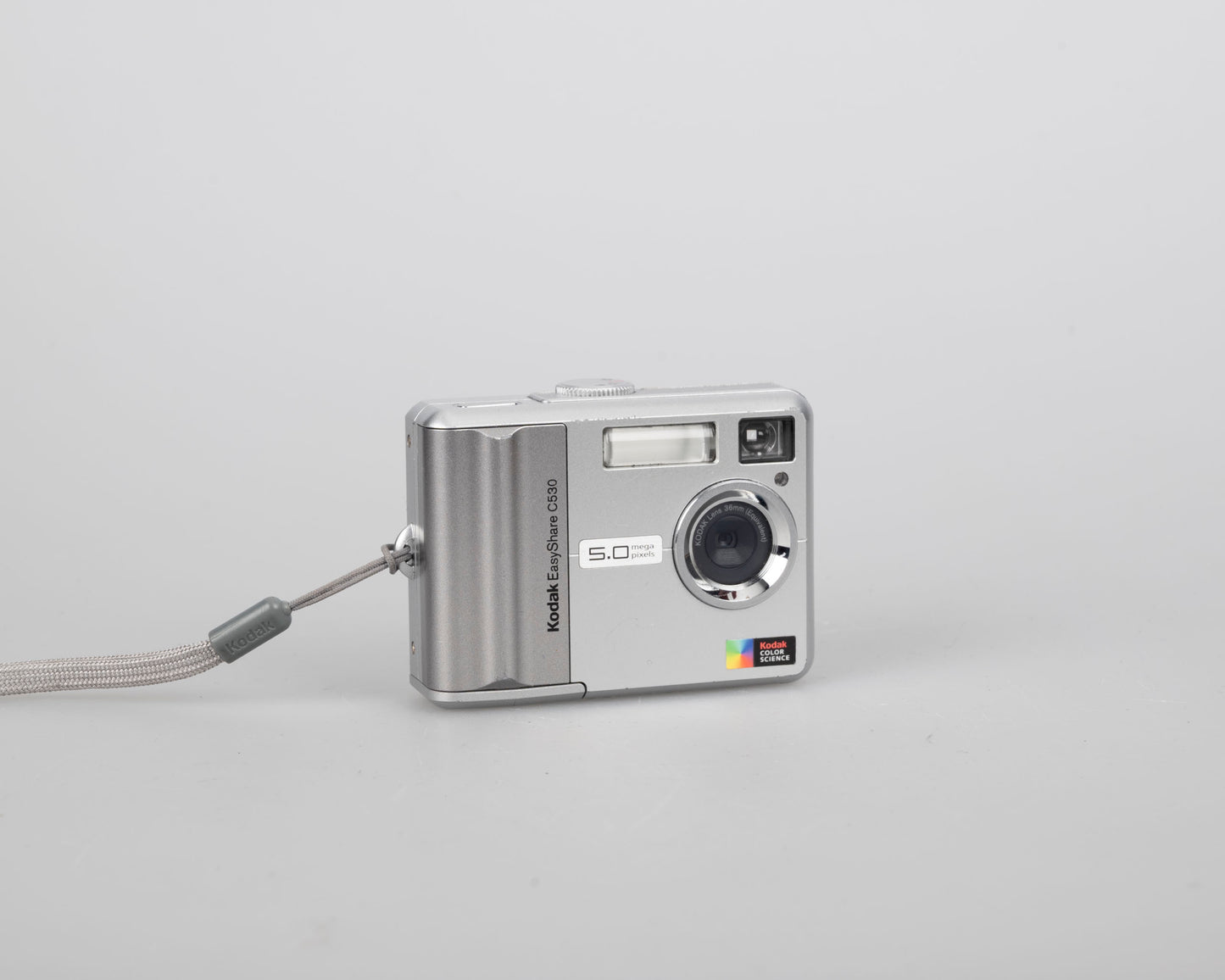 Appareil photo numérique à capteur CCD Kodak EasyShare C530 de 5 mégapixels avec carte SD de 256 Mo (utilise des piles AA)
