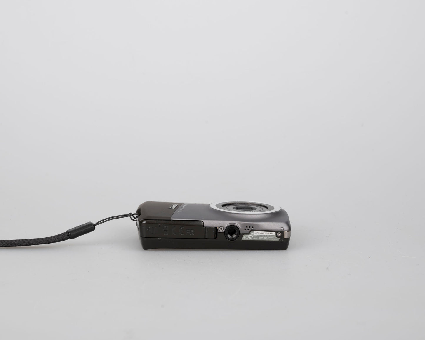 Kodak Easyshare M530 12 MP CCD sensor digicam w/ charger + battery (uses SD card memory)