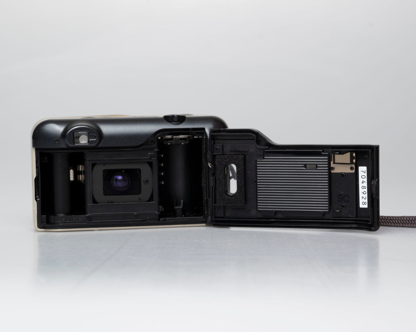 Konica FR735 35mm camera w/ case (serial 7048928)