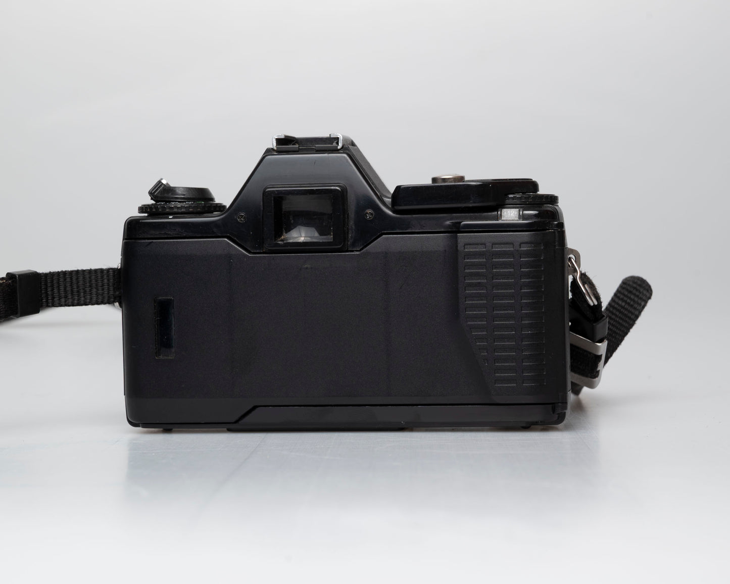 Konica TC-X 35mm film SLR w/ Hexanon AR 50mm f1.8 lens + manual (serial 268882)