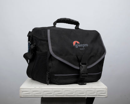 Lowepro Nova 3 mid-size camera bag