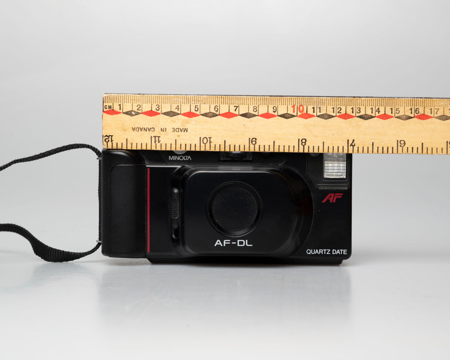 Minolta AF-DL dual lens 35mm camera (serial 37211568)