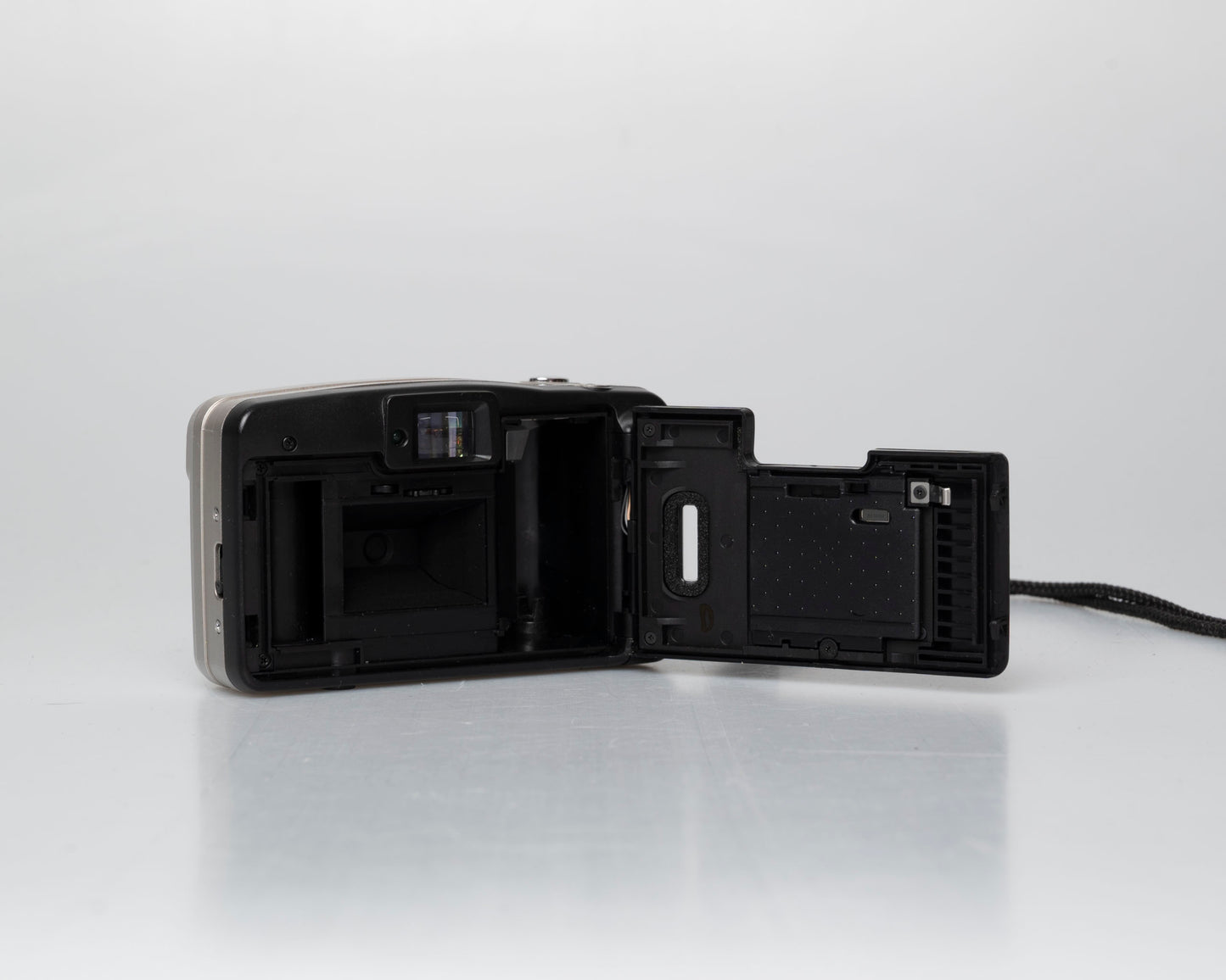 Minolta Freedom AF-50 Grand Chercheur appareil photo 35mm avec étui (série 31102313)