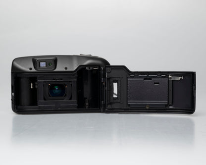 Minolta Zoom 70 35mm camera w/ case + manual (serial 36116970)