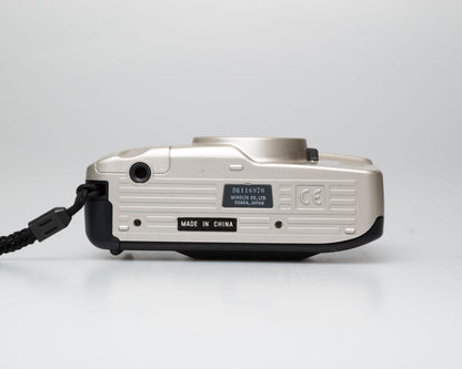 Minolta Zoom 70 35mm camera w/ case + manual (serial 36116970)