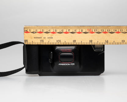 Appareil photo compact Minolta Freedom 101 35mm (numéro de série 93203369)