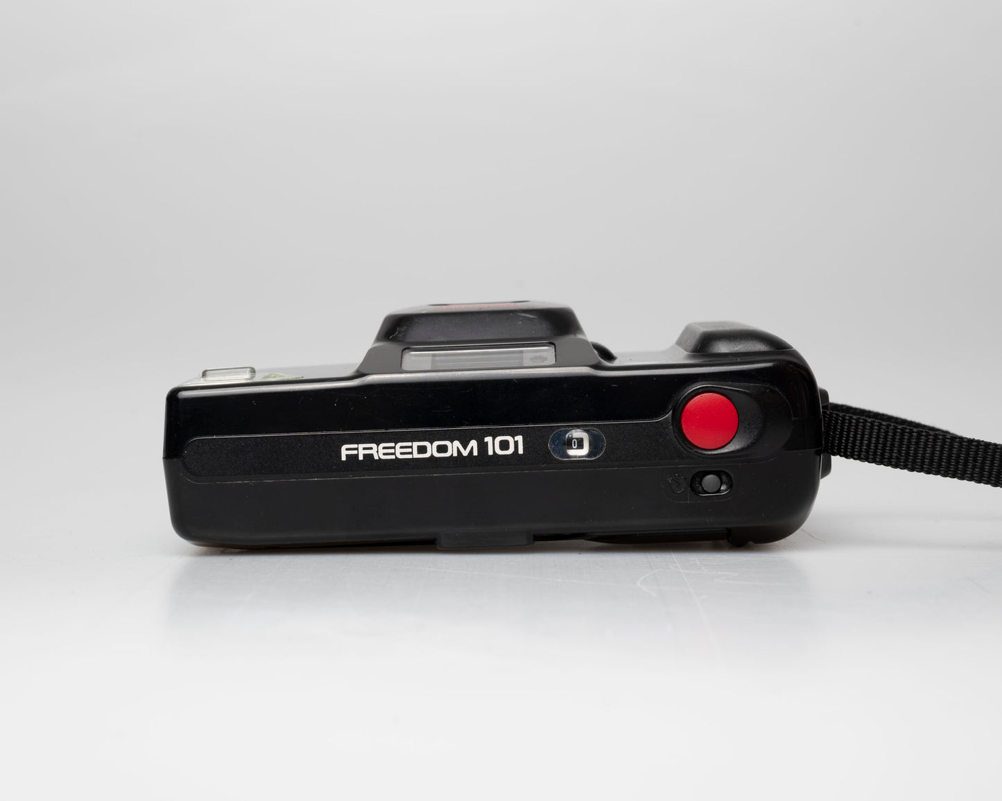 Appareil photo compact Minolta Freedom 101 35mm (numéro de série 93203369)