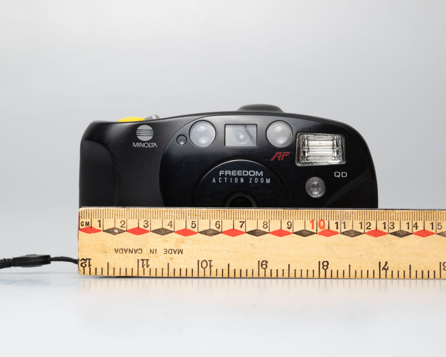 Minolta Freedom Action Zoom appareil photo 35mm *moteur bruyant* (série 96717990)