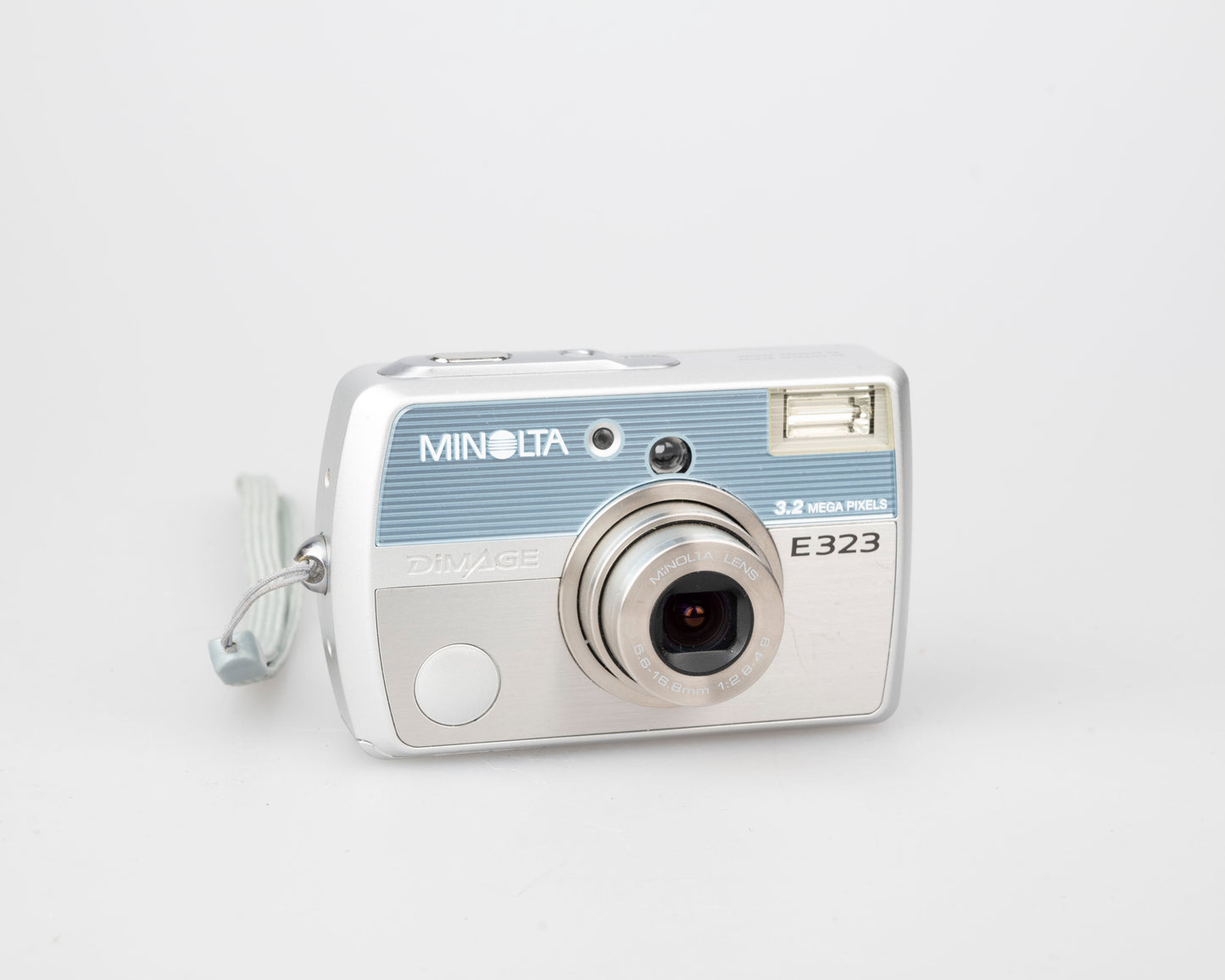 Minolta Dimage E323 digicam w/ 3.2 MP CCD sensor (uses AA batteries and SD memory cards)