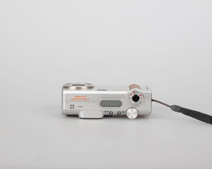 Minolta DiMage F200 4 MP CCD sensor digicam w/ 256MB SD + original box + manuals (uses AA batteries)