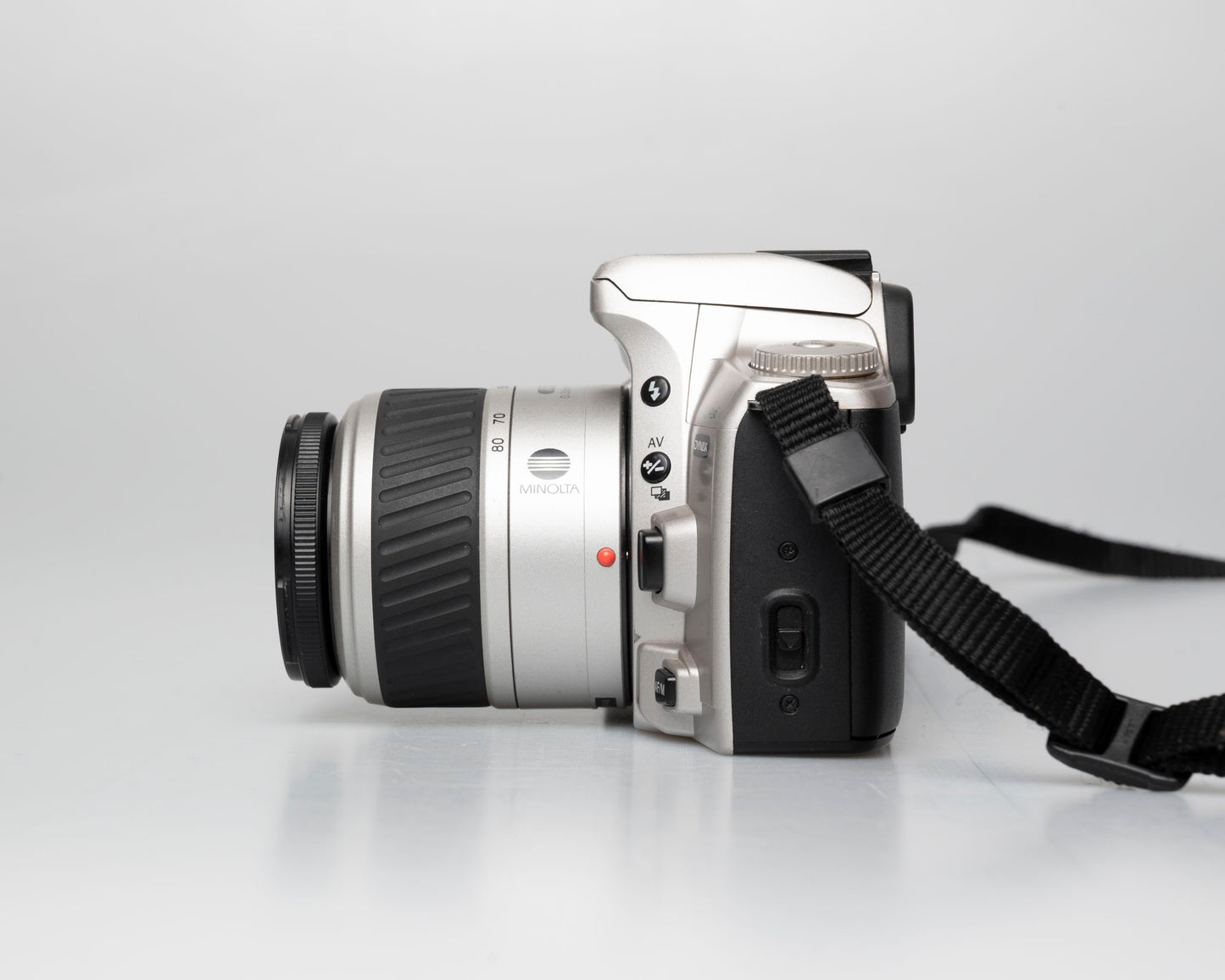 Minolta Dynax 404si side