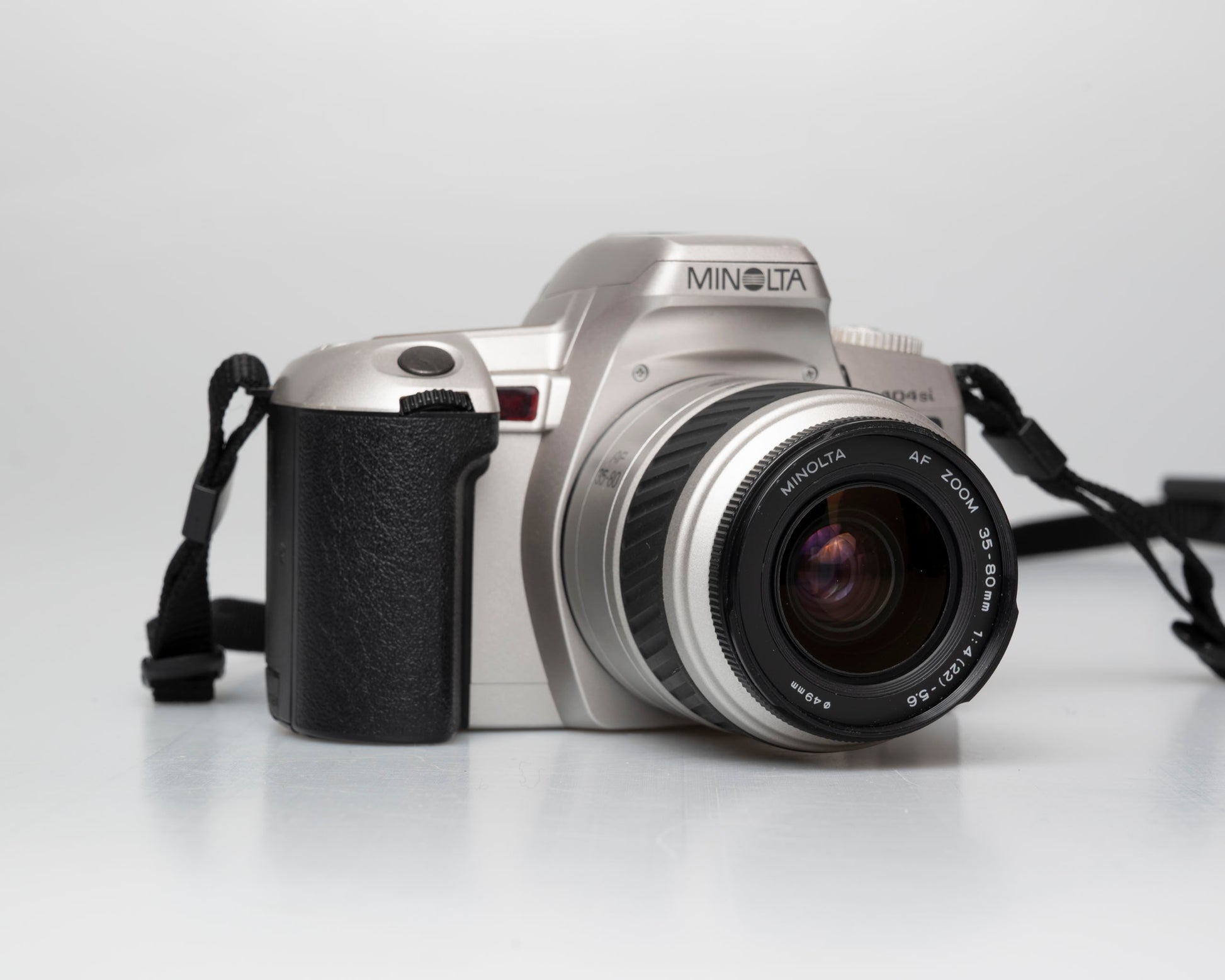 Minolta Dynax 404si angle view