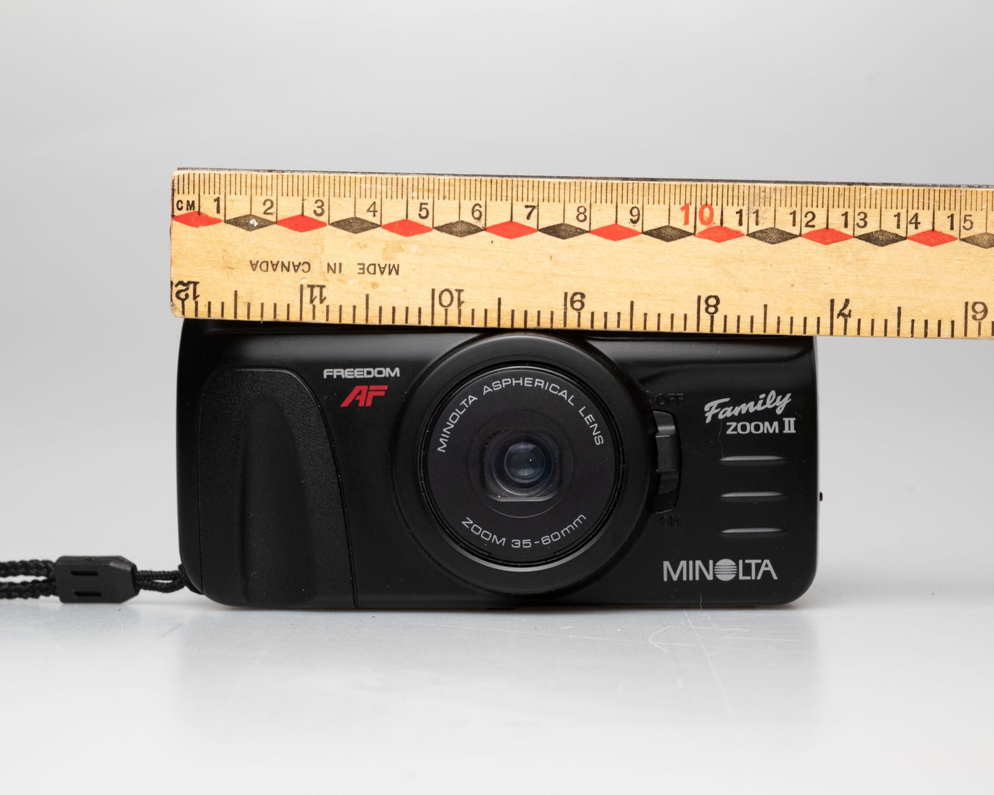 Minolta Family Zoom II 35mm camera w/ case (serial 41974429)